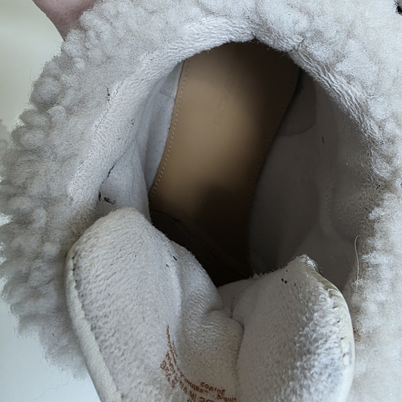 Cole Haan Cream Winter Boots with Sherpa Lining Size 9.5 B Excellent condition. - Picture 4 of 6